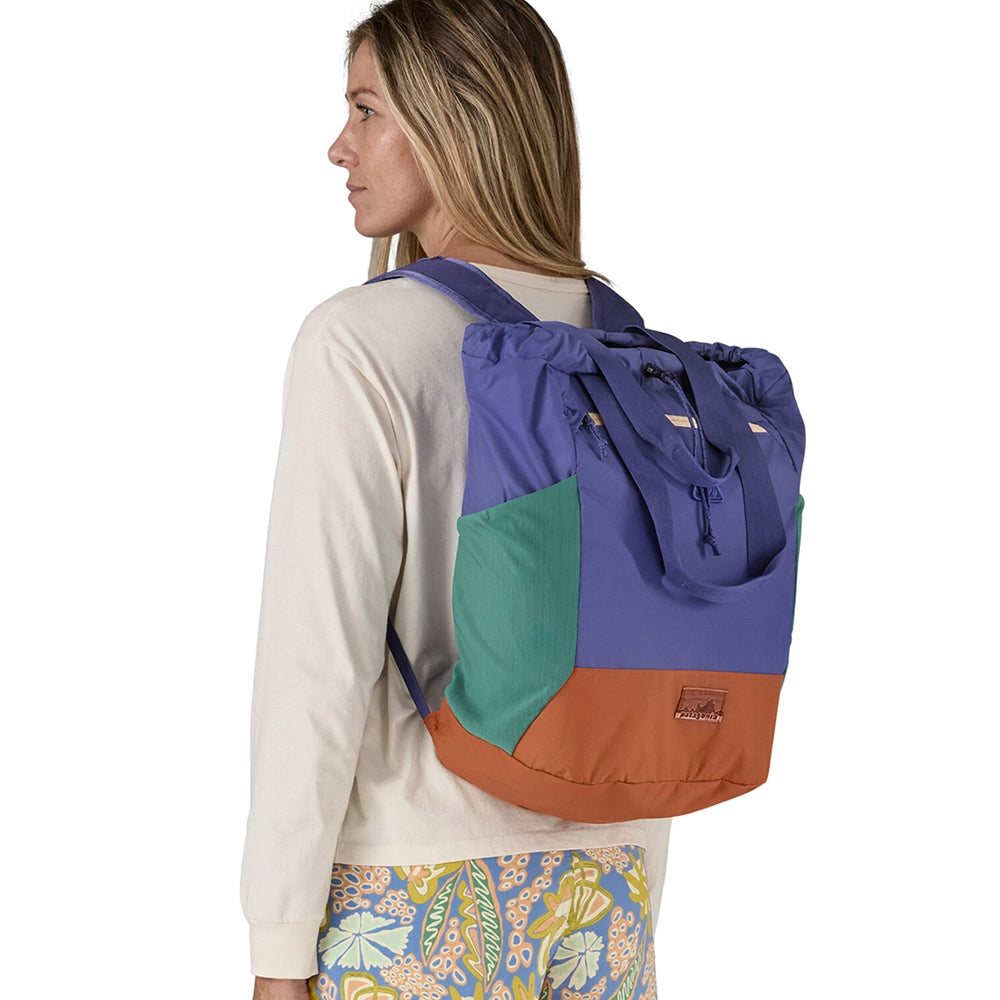 patagonia backpacks blue and purple Refugio 30L Day Pack there is also a small lid pocket for small items.The backpack is compatible with hydration systems Patagonia Refugio Daypack 26L Faded